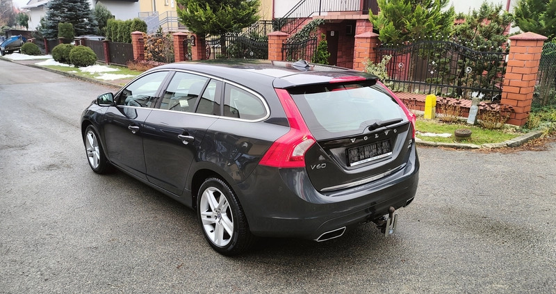 Volvo V60 cena 47999 przebieg: 300000, rok produkcji 2013 z Niemcza małe 562